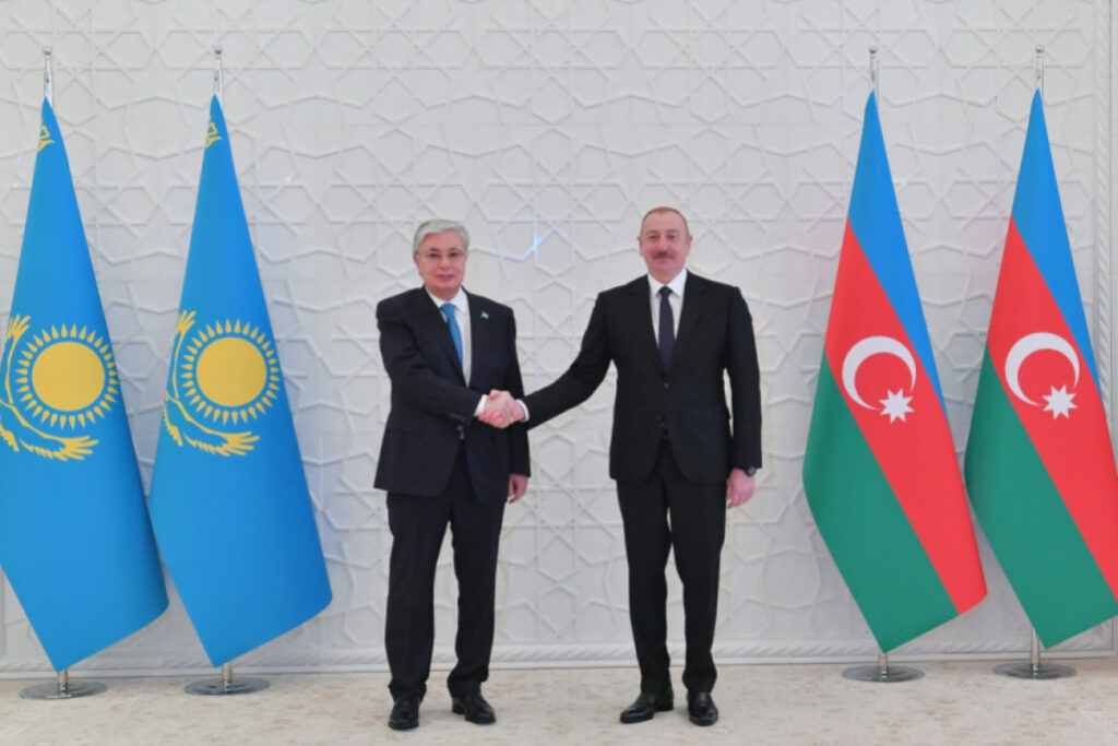 Prezident İlham Əliyev Tokayevi ad günü münasibətilə təbrik edib
