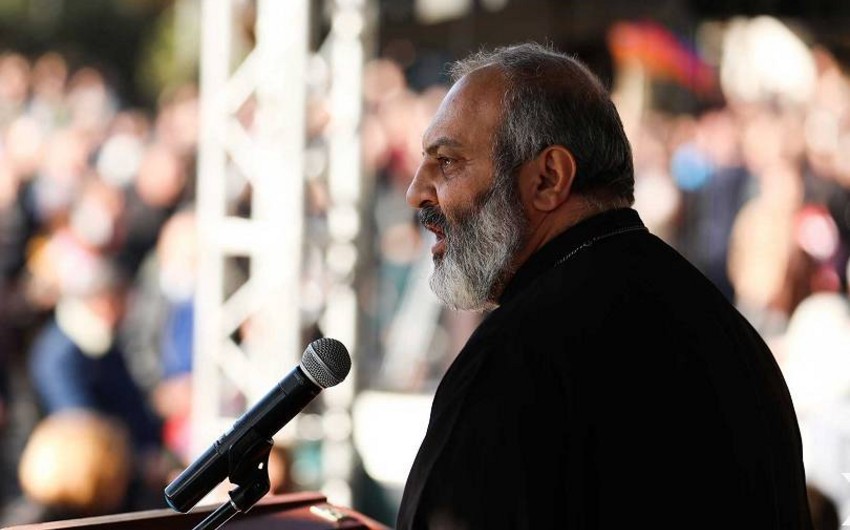 Ermənistanda terror aktları həyata keçirməkdə ittiham edilən arxiyepiskop həbs edilib