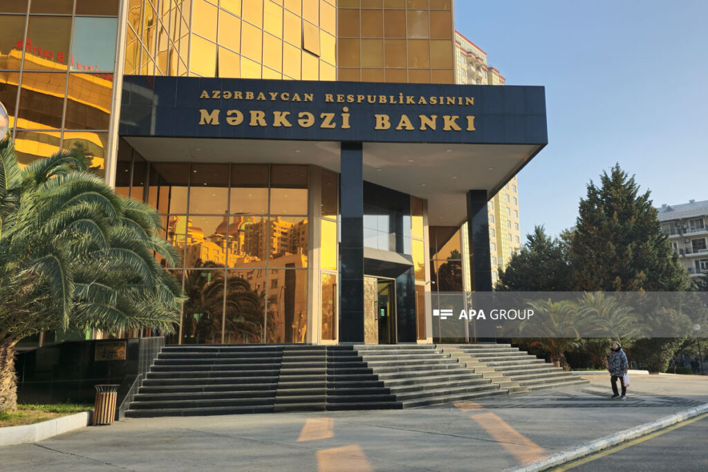 Mərkəzi Bank “Bakı Fond Birjası” və onun məsul şəxslərini cərimələyib
