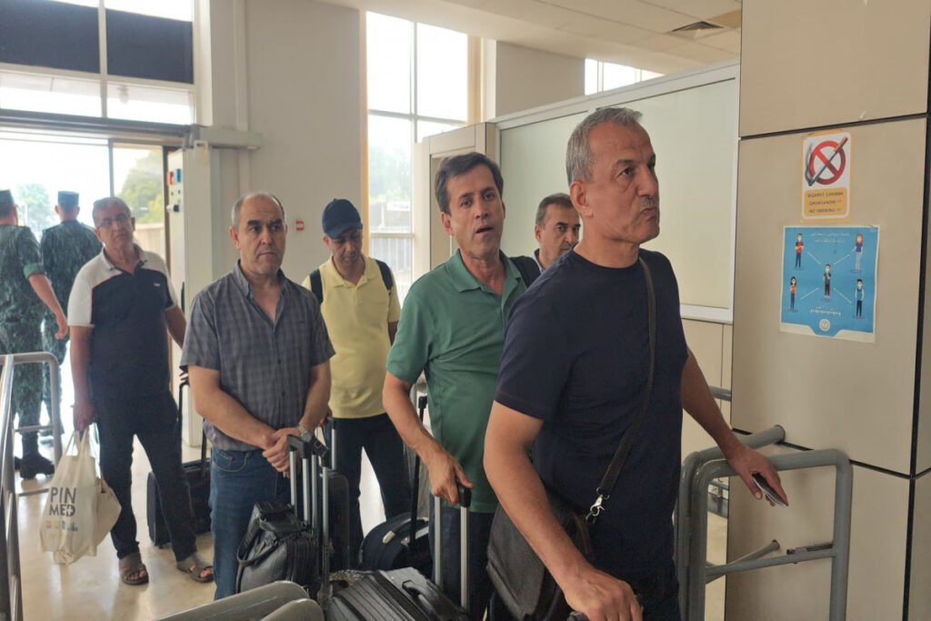 İrandan gələn 10 Tacikistan vətəndaşı Azərbaycan ərazisilə təxliyə olunub – FOTO