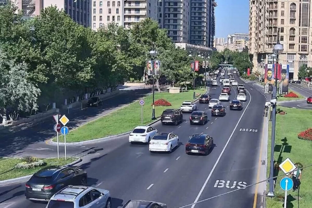 Bakıda sıxlıq olan yollar açıqlanıb