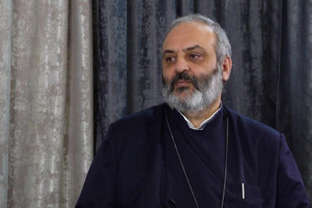 Ermənistanda məhkəmə arxiyepiskop Baqrat Qalstanyan haqqında həbs qətimkan tədbiri seçib