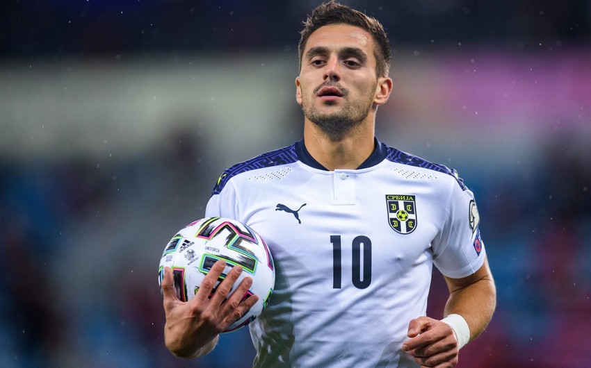 KİV: “Qarabağ” “Fənərbağça”dan ayrılan məşhur futbolçu ilə maraqlanır
