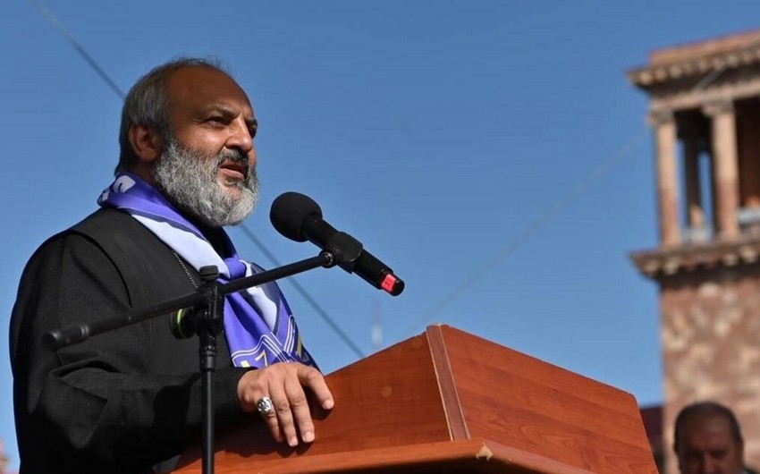 Baqrat Qalstanyanın hakimiyyəti ələ keçirmə cəhdi ilə bağlı səs yazıları dərc edilib