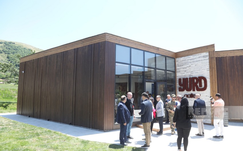 Azərbaycanda akkreditə olunmuş diplomatlar Laçında “Yurd” sərgi mərkəzini ziyarət ediblər