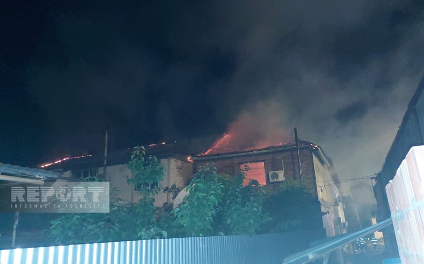 Şirvanda yaşayış binası yanır