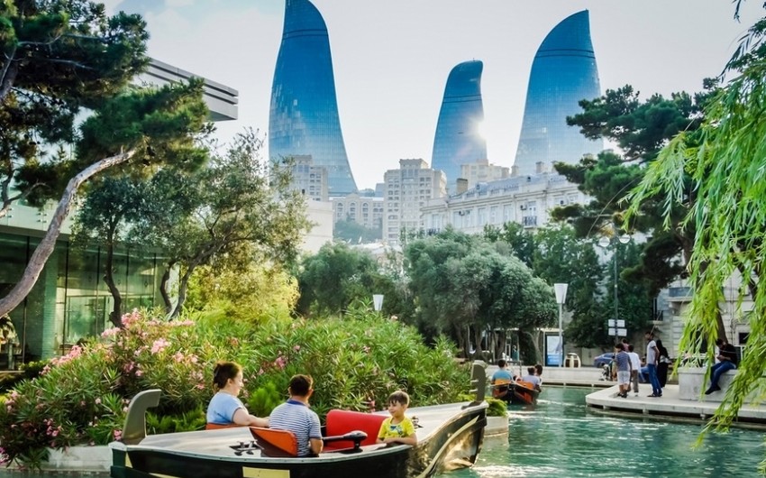 Azərbaycanda uzun müddət qalmaq istəyən turistlərin ölkəyə axını 5 % azalıb – ARAŞDIRMA