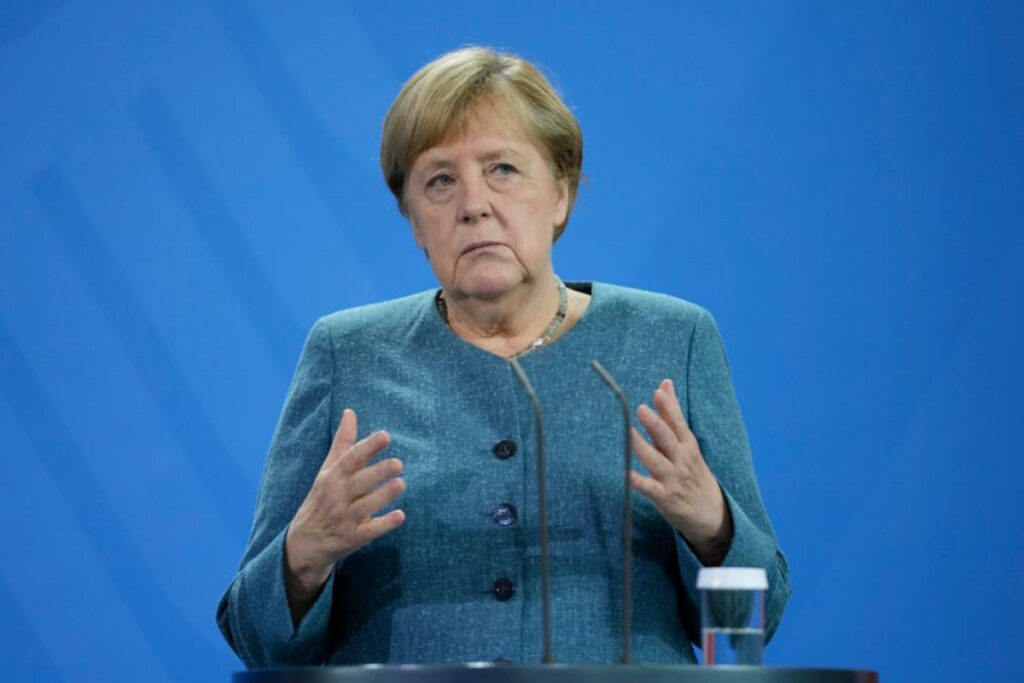 Merkel Almaniya hökumətinin miqrasiya siyasətini tənqid edib