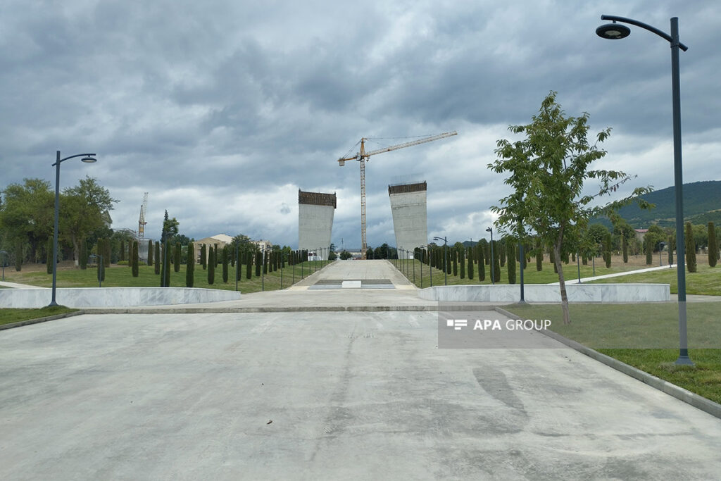 Xankəndidə Zəfər parkında Zəfər Tağı tikilir – FOTO – FOTO