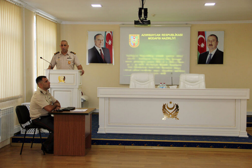 Hərbi Polis İdarəsində qoşun xidmətinin təşkili üzrə seminar keçirilib