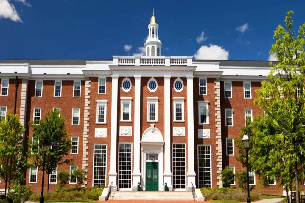 Harvard Ağ Evdəki mübahisəni həll etmək üçün 500 milyon dollar ödəyəcək