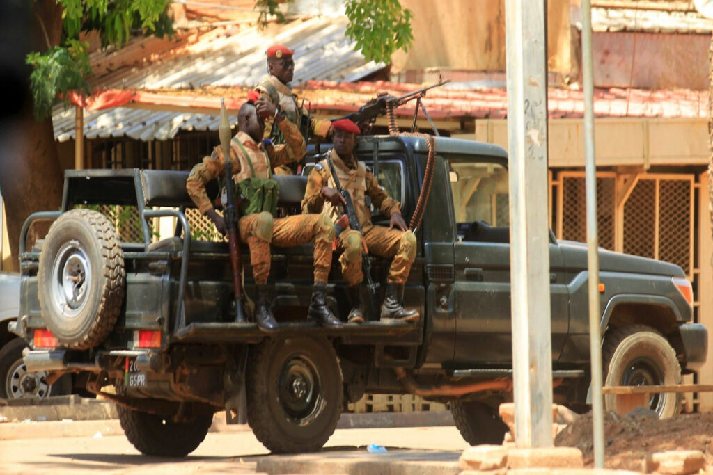 Burkina Fasoda silahlı hücum zamanı 50 hərbçi həlak olub