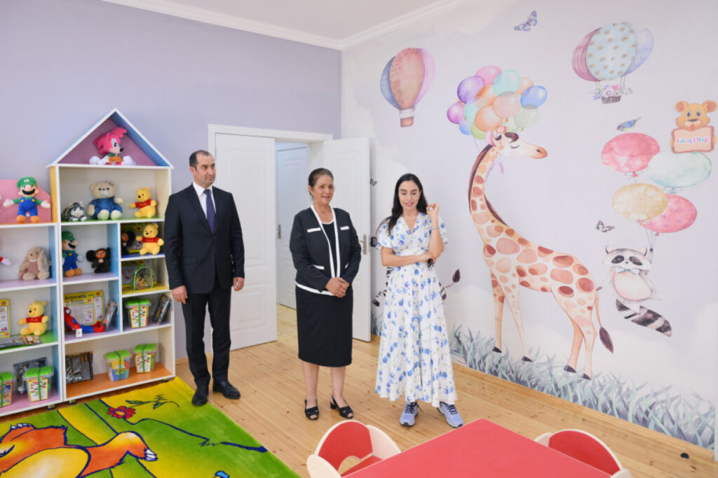 Leyla Əliyeva Şamaxıda inşa olunan körpələr evi-uşaq bağçalarının açılışında iştirak edib
