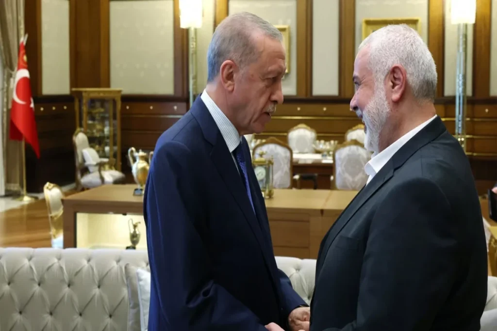 KİV: İsrail Türkiyənin tələbi ilə Haniyənin ailə üzvlərinə Qəzzanı tərk etməyə icazə verib