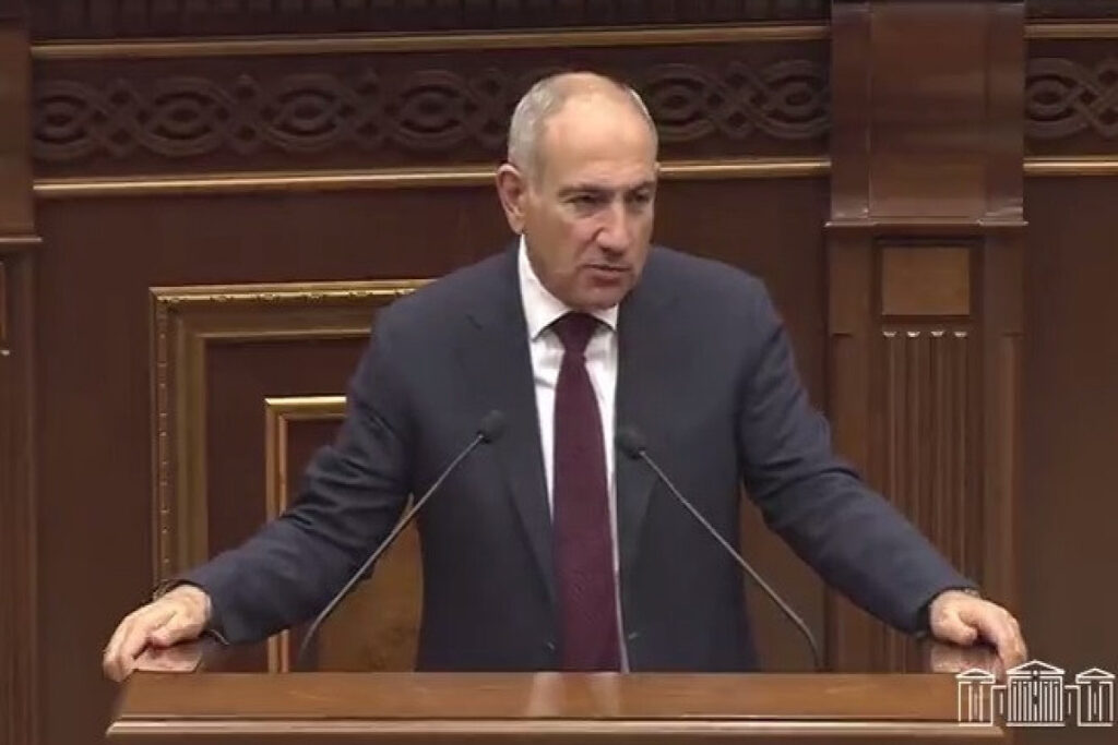 Paşinyan: Ermənistan ordusunun sərhədlərindən kənarda həll etməli heç bir vəzifəsi yoxdur