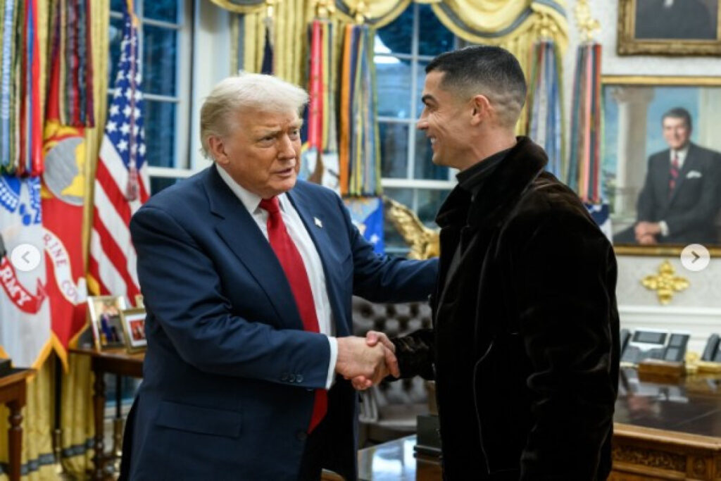 Ronaldo Ağ Evdə Donald Trampla görüşüb