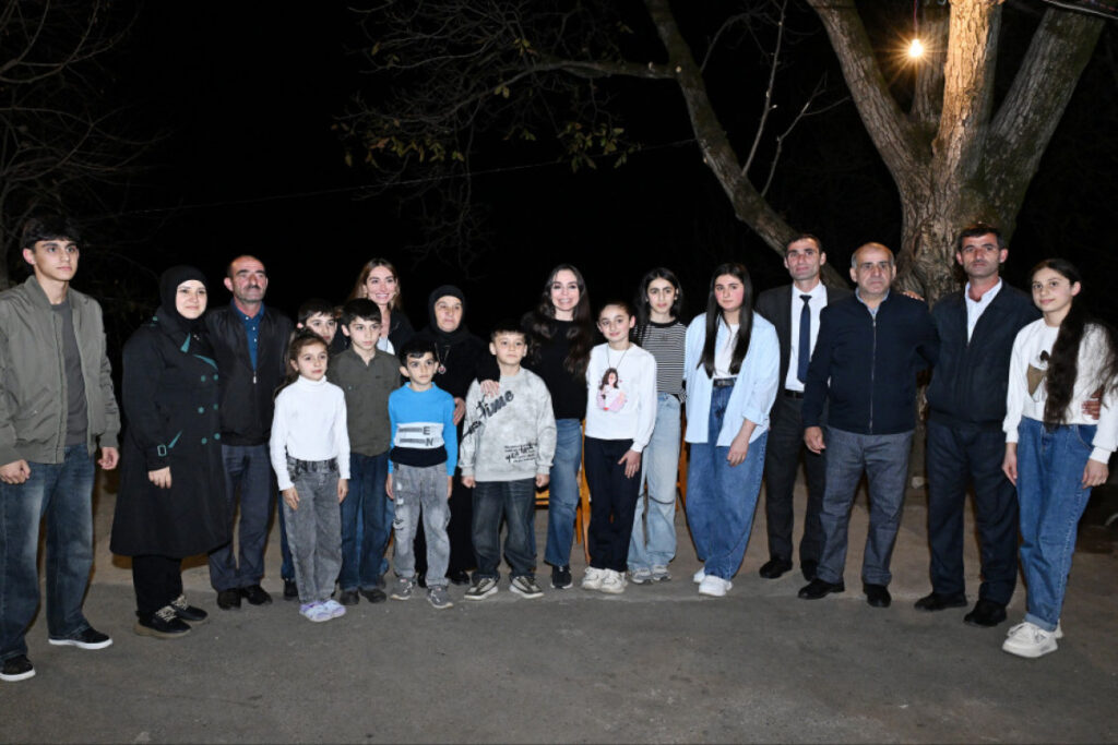 Leyla Əliyeva və Arzu Əliyeva Astarada Pəncəli Teymurovun ailəsini ziyarət ediblər