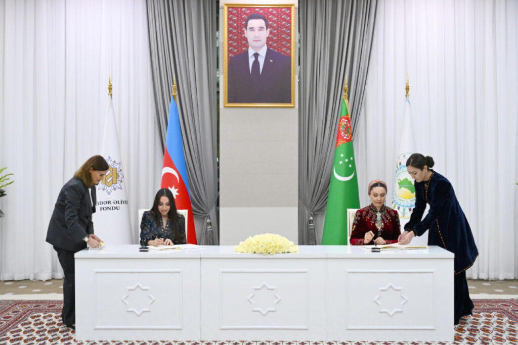 Heydər Əliyev Fondu ilə Qayğıya ehtiyacı olan uşaqlara yardım üzrə xeyriyyə Fondu arasında anlaşma memorandumu imzalanıb