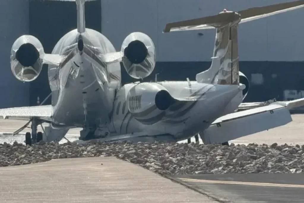 Meksikada hava limanı yaxınlığında təyyarə qəzaya uğrayıb