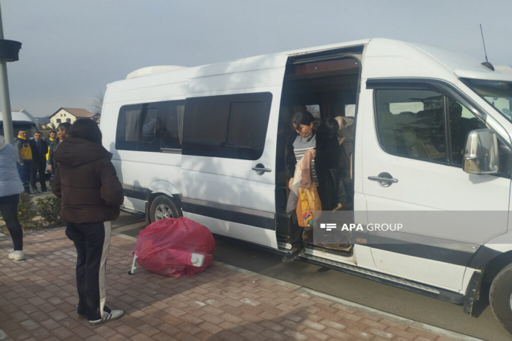 Növbəti köç karvanı Xocalının Təzəbinə və Seyidbəyli kəndlərinə çatıb, açarlar təqdim olunub – FOTO – YENİLƏNİB-1 – VİDEO