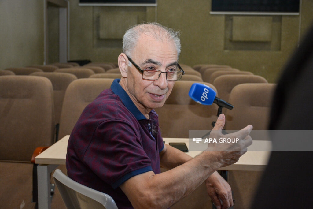 Tanınmış qiraətçi Nadir Hüseynov sükan arxasında vəfat edib, sərnişini xəstəxanaya yerləşdirilib – YENİLƏNİB