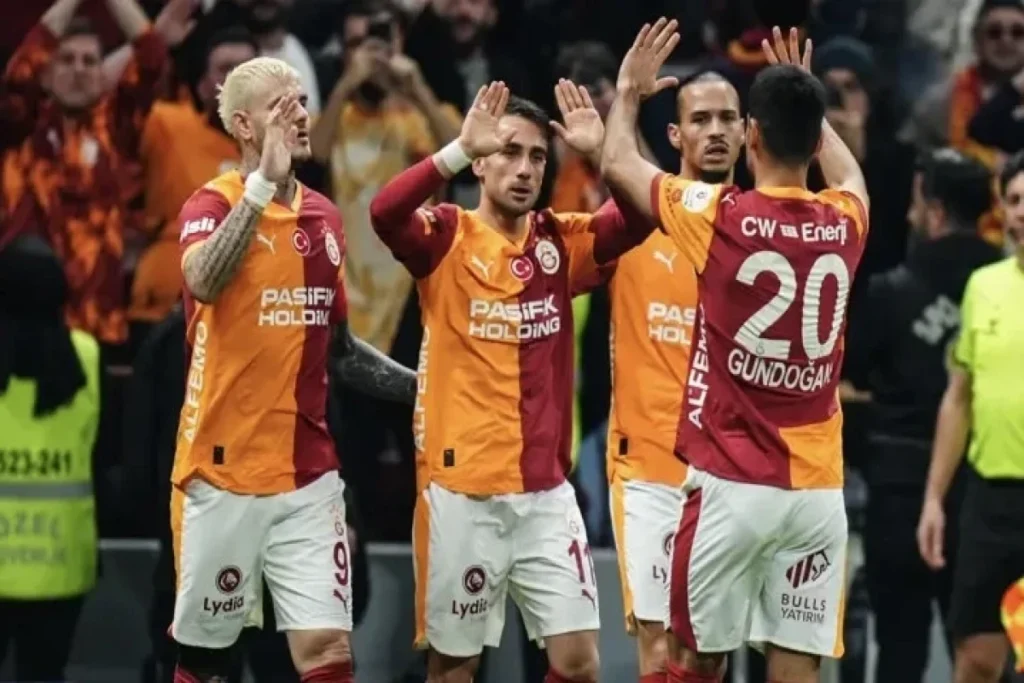 “Qalatasaray” üç xalı 3 cavabsız qolla qazanıb