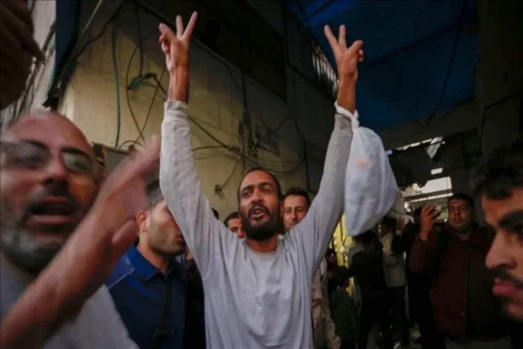 İsrail Qəzzada 10 fələstinli məhbusu azad edib