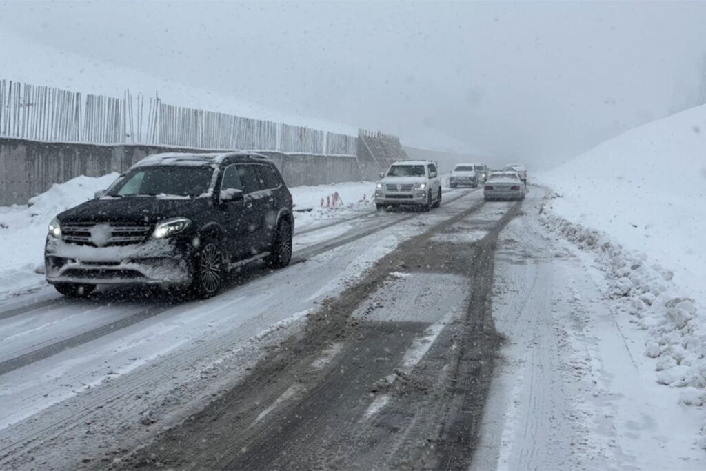Buzlaşma səbəbindən Bakı-Şamaxı-Yevlax yolunda nəqliyyatın hərəkəti dayandırılıb