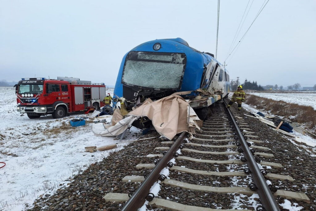 Polşanın cənubunda sərnişin qatarı relsdən çıxıb