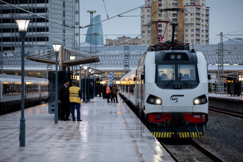 Bakı-Sumqayıt-Bakı ekspres qatarları Bakıxanov və Sabunçuda da dayanacaqlar
