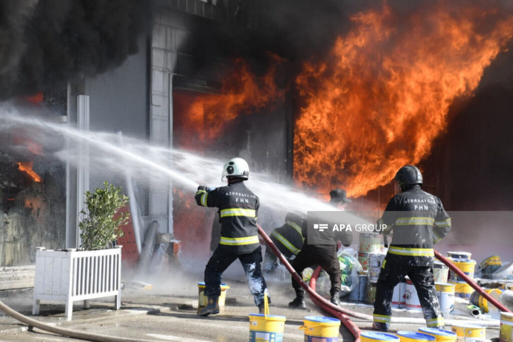 Ziya Bünyadov prospektində yanğın söndürülüb – FOTO – YENİLƏNİB-9 – VİDEO