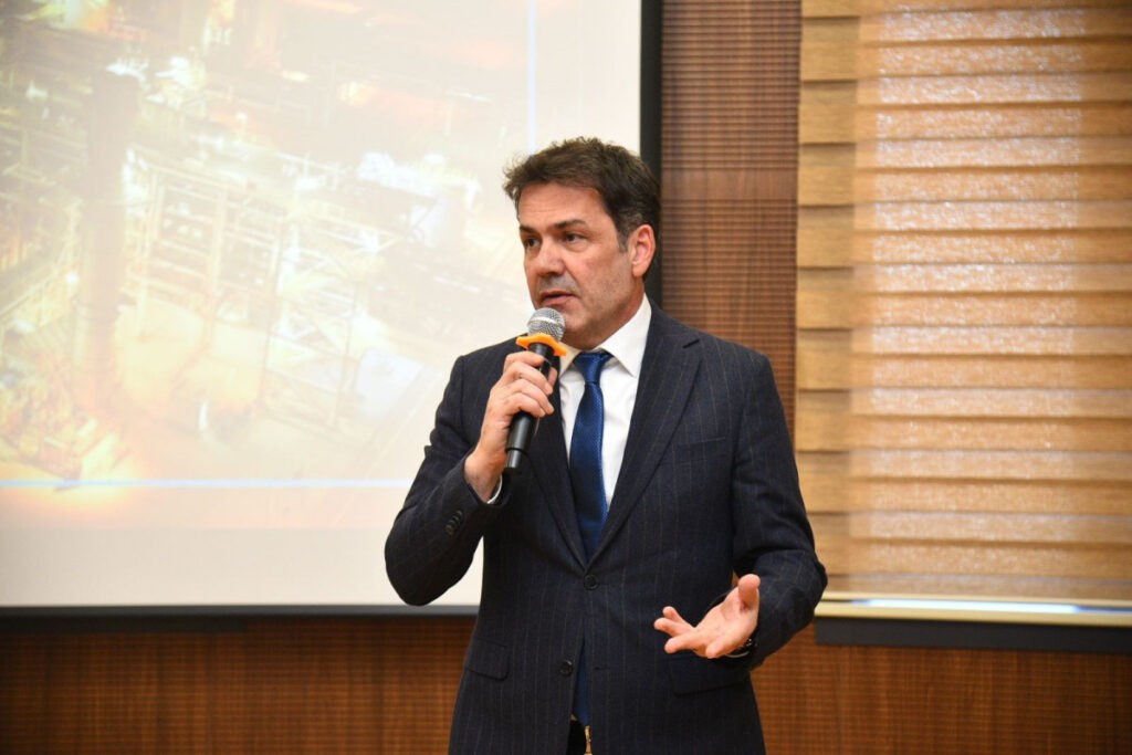 Direktor: “SOCAR Karbamid” istehsal etdiyi məhsulun 85-90%-ni ixraca yönəldir