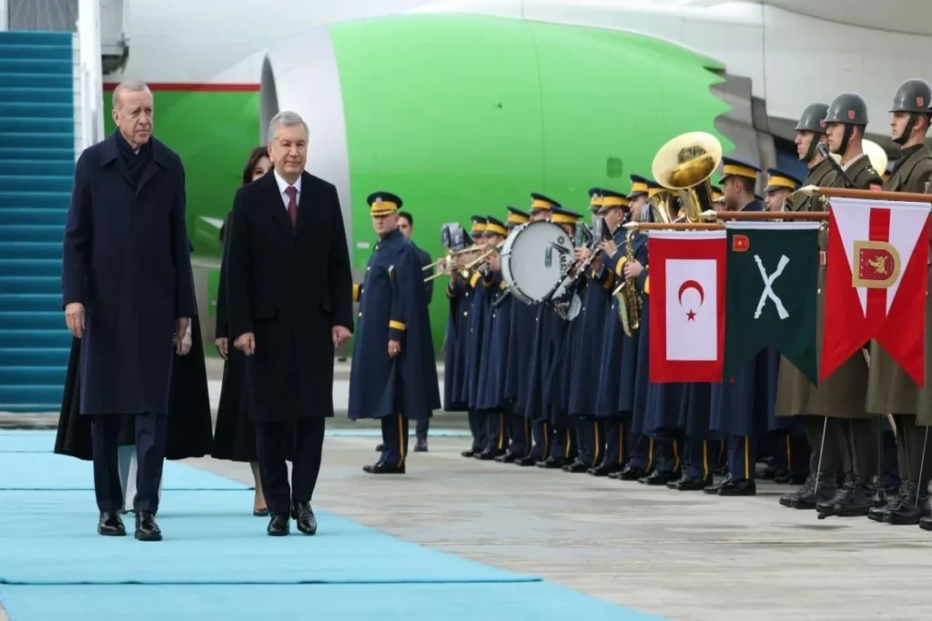 Şavkat Mirziyoyev Türkiyədə səfərdədir