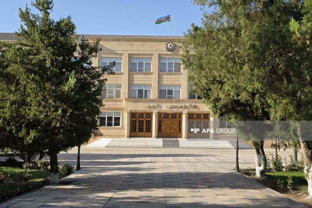 Naxçıvan Ali Məclisi sədrinin bəzi fərmanları ləğv edilib