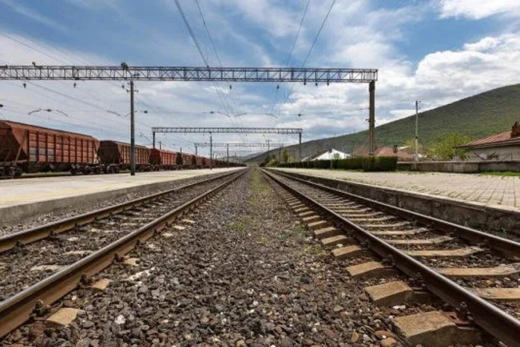 Papuaşvili: Gürcüstan dəmir yolu əlaqəsinin bərpası ilə bağlı Rusiya ilə danışıqlar aparmır