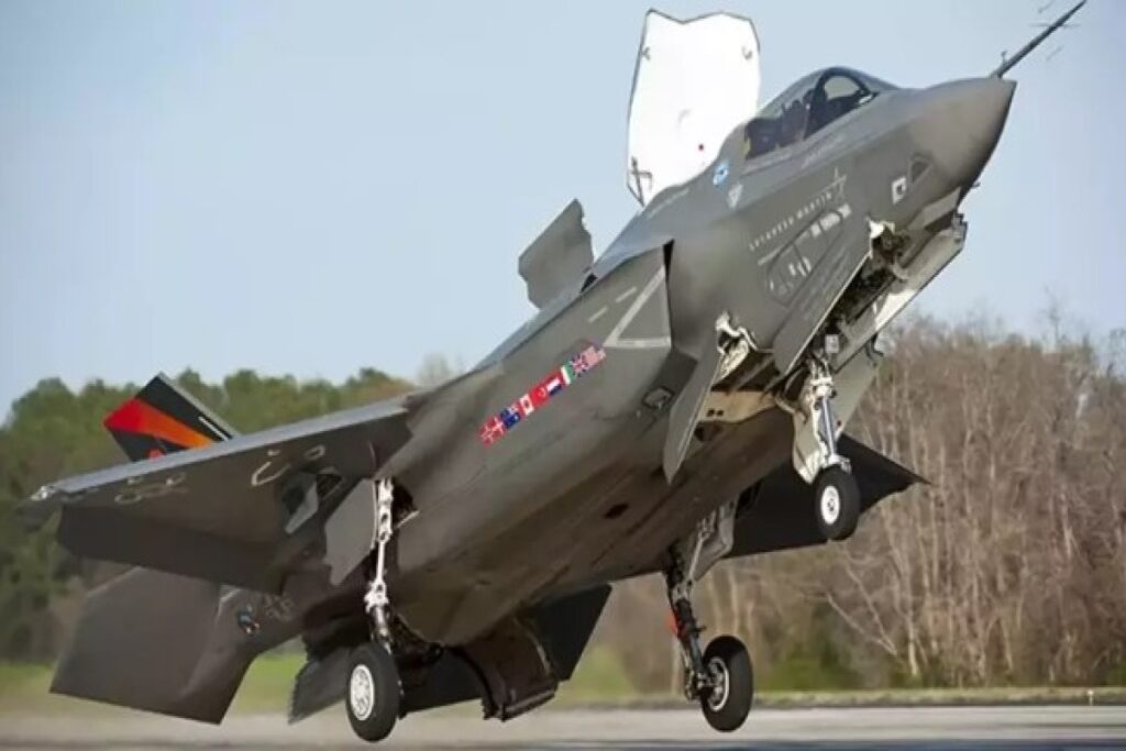 Uitaker: Avropanın tezliklə 600 F-35 təyyarəsinə sahib olacaq