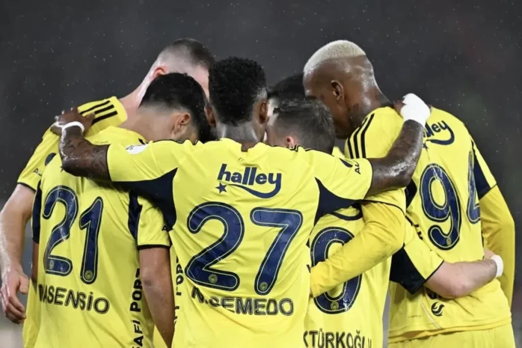 “Fənərbaxça” səfərdə “Trabzonspor”u məğlub edib