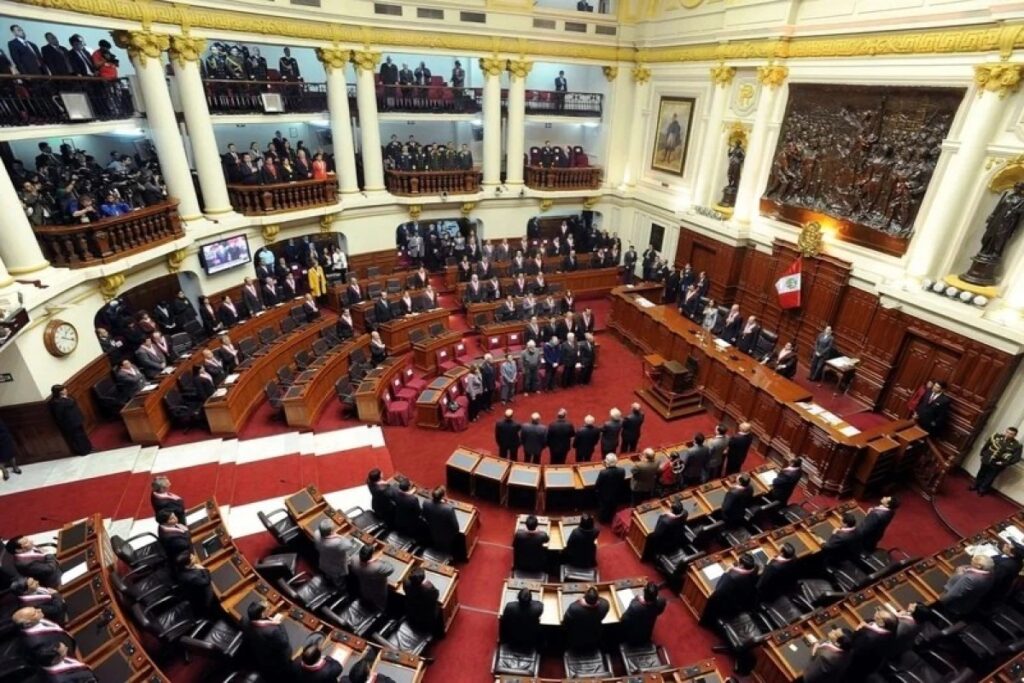 Peru parlamenti prezidentə etimadsızlıq səsverməsini təsdiqləyib