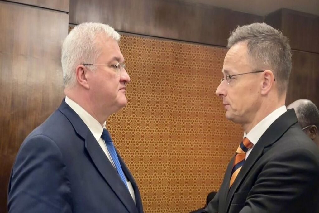 Siyarto Sibiqaya cavab verib: Macarıstan Ukraynaya heç nə borclu deyil