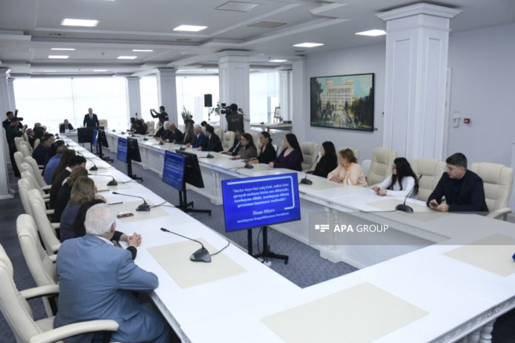 “Medianın dili elmi müzakirə müstəvisində” adlı konfrans keçirilib – FOTO