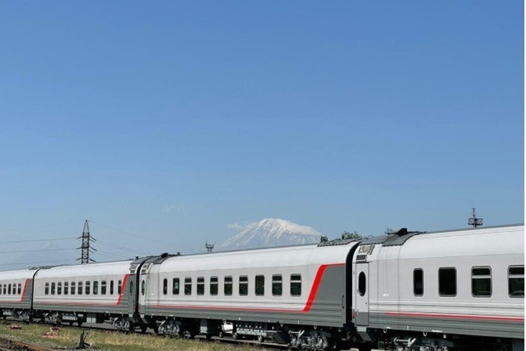 Şoyqu İrəvanı hədələyib: Ermənistanın dəmir yolu sistemi bir gecənin içində çökə bilər