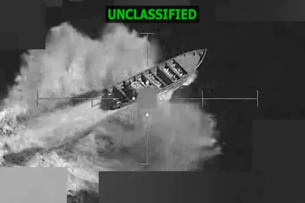 ABŞ Sakit okeanda narkotik daşıyan gəmiyə zərbə endirib, ölənlər var