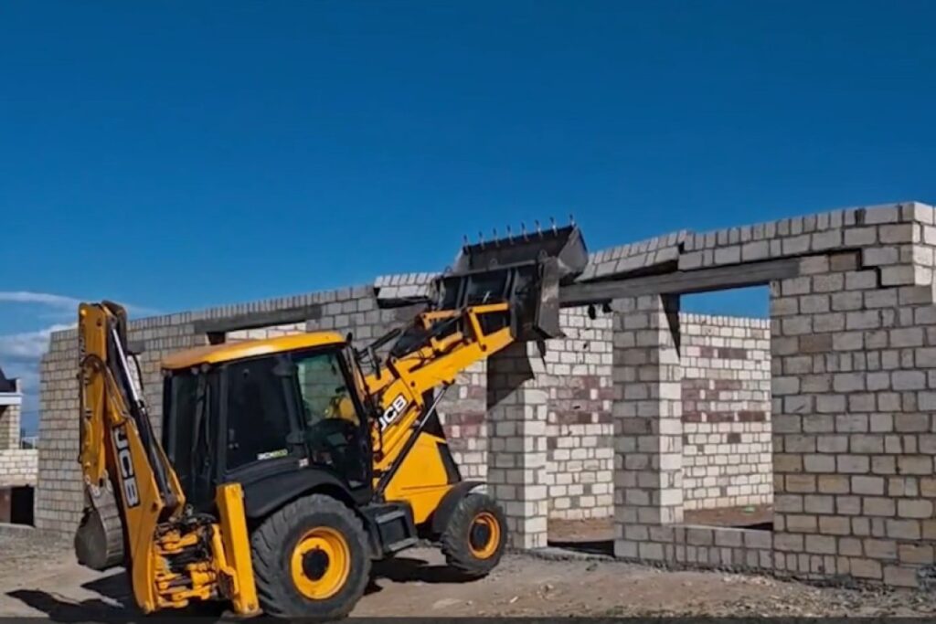 Gəncədə qanunsuz tikinti işlərinin qarşısı alınıb – VİDEO