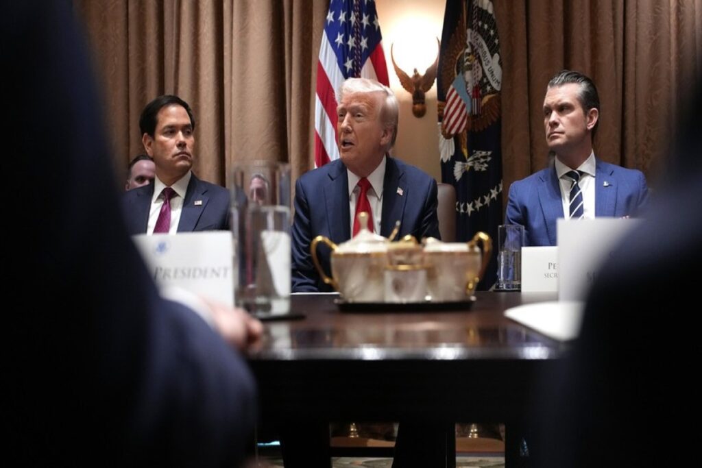 KİV: Trampın müşavirləri İrana qarşı müharibədən çıxış yolu axtarmağı tövsiyə edir