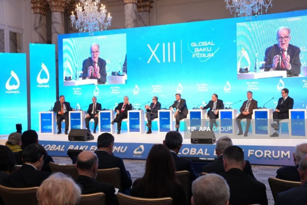 XIII Bakı Qlobal Forumunun II günündə Çinlə bağlı panel müzakirəsi keçirilib