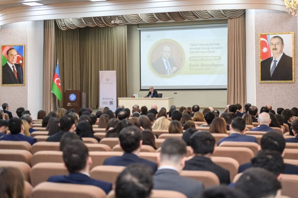 Emin Əmrullayev təhsil idarəçiliyində strateji baxış mövzusunda təcrübəsini bölüşüb
