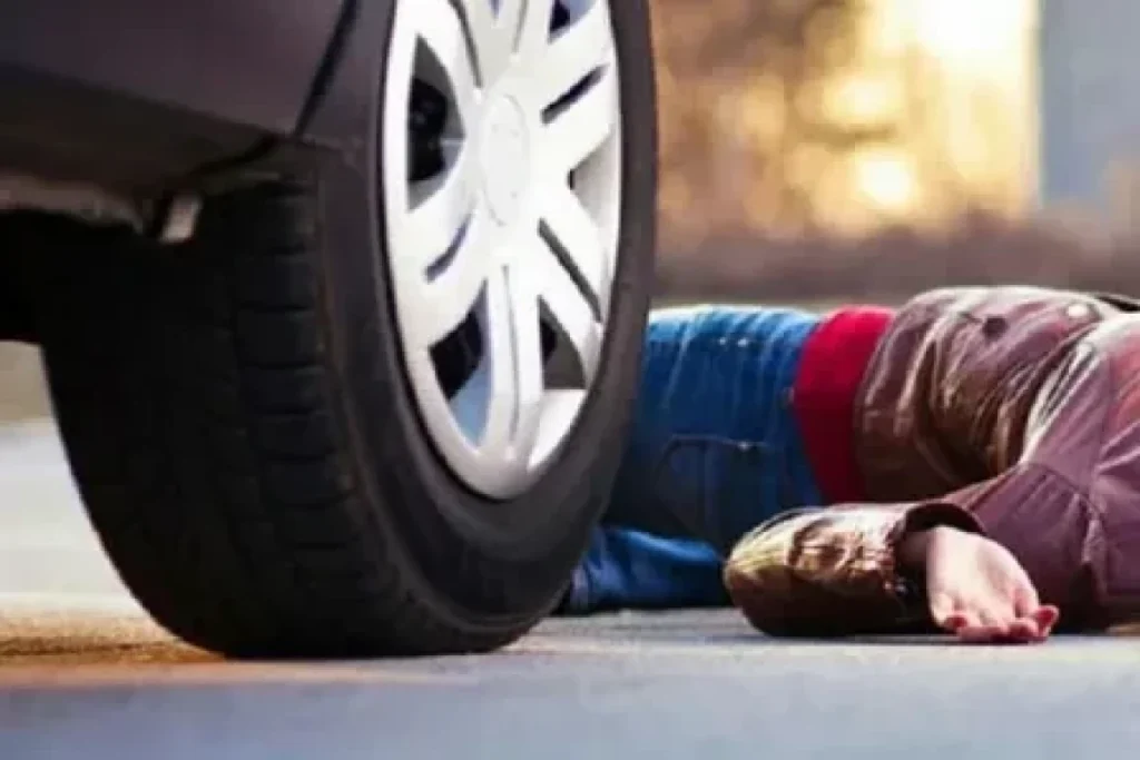 Neftçalada avtomobil qadını vuraraq öldürüb