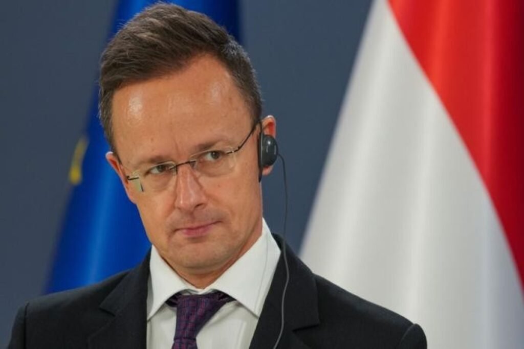 Siyarto: Macarıstan neft tədarükü bərpa olunmadan Ukraynanın maliyyələşdirilməsini dəstəkləməyəcək