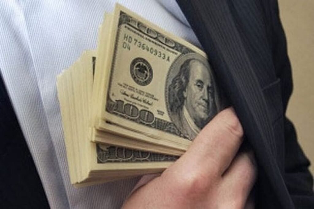 Dələduzluğa görə axtarışda olan 3 nəfər saxlanılıb