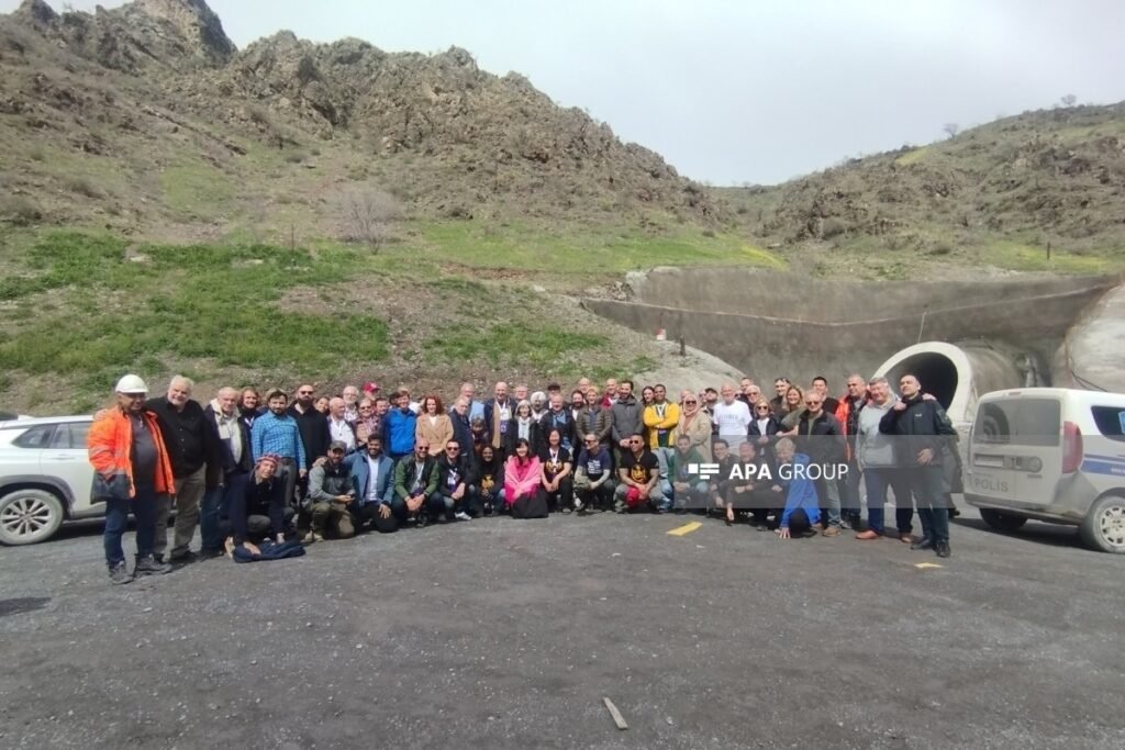 Səyyahlar Horadiz–Ağbənd avtomobil və dəmir yolu üzrə görülən işlərlə tanış olublar – FOTO